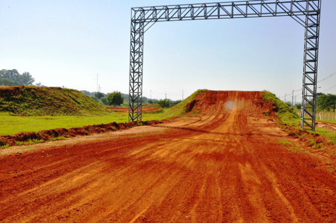 Espaço Arena Mix é preparado para o Brasileiro de Motocross Pista do Arena |Mix está sendo readequada conforme normas da CBM - Confederação Brasileira de Motocross (Foto: Assessoria de Comunicação)