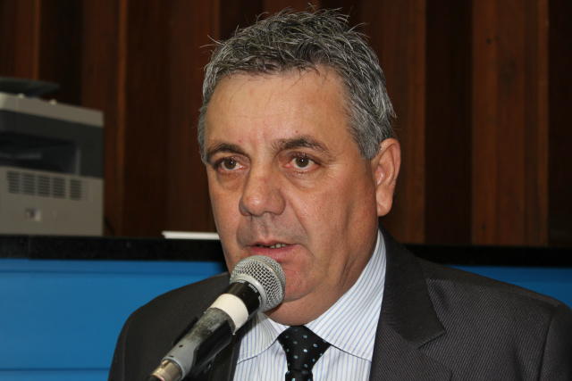 Angelo Guerreiro pede pavimentação da MS-338 entre Camapuã e Ribas Deputado Angelo Guerreiro, durante sessão desta quinta-feira(8) (Foto: Assessoria)