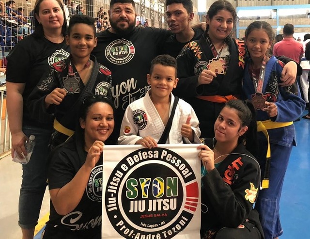 Equipe três-lagoense de jiu-jitsu conquista cinco medalhas em Bauru Time da Syon trouxe cinco medalhas de Bauru. Foto: Divulgação