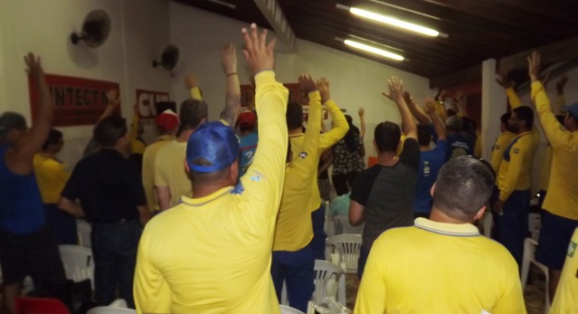 Correios entram em greve a partir de hoje em todo o país Assembleia realizada ontem à noite em Campo Grande. Foto: Divulgação