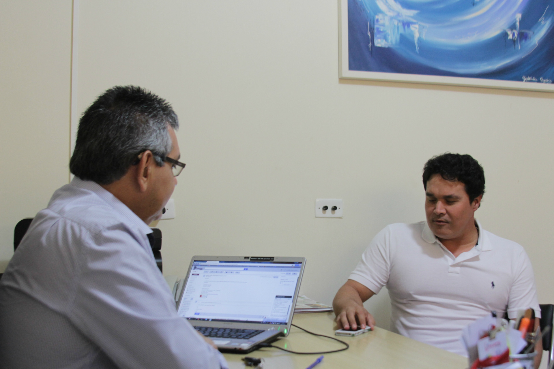 Petrobras e UFN3 não honram acordo e fornecedores decidem lacrar alojamentos Segundo Falco, muitos empresários tiveram que vender imóveis e bens para poder arcar com os custos de funcionários e fornecedores (Foto: Larissa Lima)