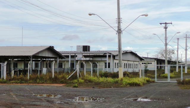 Década de sucesso econômico não impulsiona modernidade na administração pública em Três Lagoas O alojamento da Fíbria, que foi doado junto com a área para a Prefeitura de Três Lagoas (Foto: Perfil News/Arquivo)
