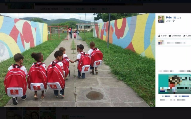 Prefeitura de Jequié, na região sudoeste, entregou utensílios que tem quase o mesmo tamanho de alunos da creche municipal (Foto: Reprodução/Facebook)