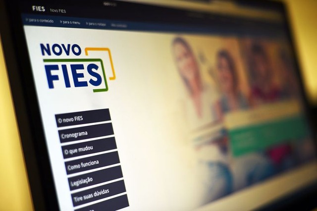 Quem está fora do ensino superior tem até hoje para concorrer ao Fies Inscrições podem ser feitas na página do Fies na internet - Marcello Casal Jr/ Arquivo/Agência Brasil
