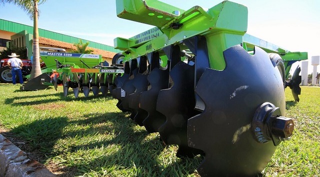 Governador entrega patrulha para Chapadão e beneficia 59 famílias de agricultores Segundo ele, a patrulha será utilizada no projeto de assentamento Aroeira. (Foto: Assessoria)