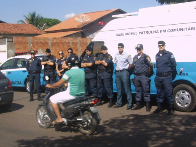 Policiais Militares do 2º BPM participaram, no sábado, dia 04 de maio, do dia D da campanha Aquece MS (Foto: Divulgação/Assecom)