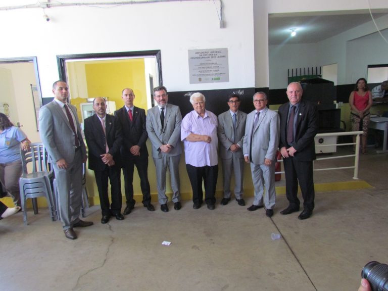 Mais segura, nova portaria da Penitenciária de Três Lagoas tem visores blindados e aparelho de raio-x Mais segura, nova portaria da Penitenciária de Três Lagoas tem visores blindados e aparelho de raio-x