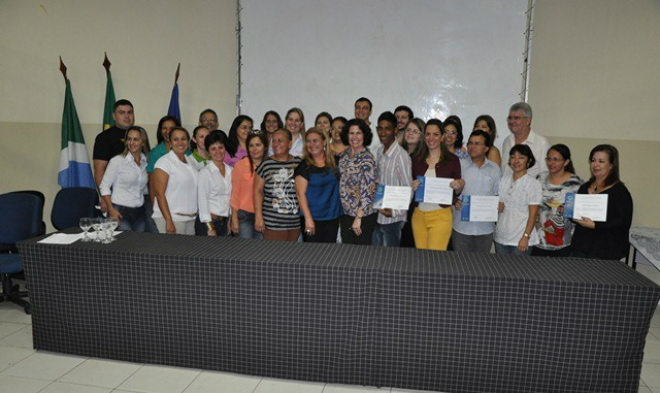 Foram entregues 40 certificados aos servidores municipais que concluíram os cursos citados acima (Foto: Assessoria de Comunicação)