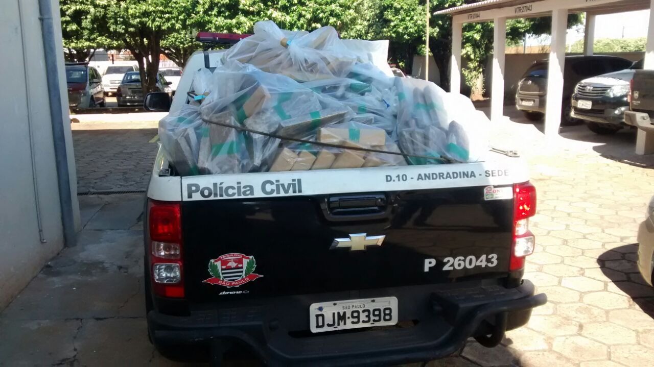 500 quilos de droga são incinerados em Andradina Incineração da droga aconteceu nesta terça-feira (9). (Fotos: Divulgação/ Polícia Civil).