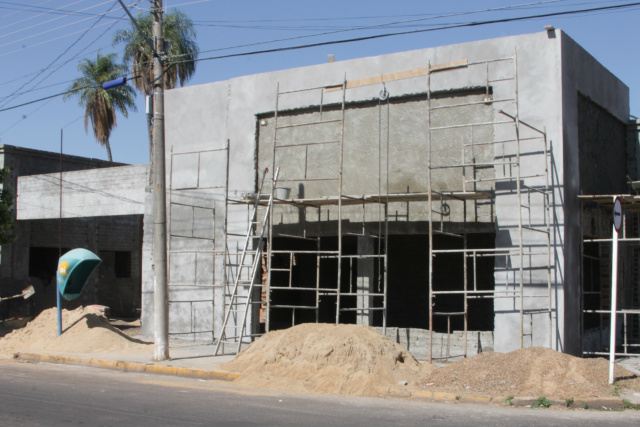 Prédio que vai abrigar a sede da Rede Feminina de Combate ao Câncer que está sendo construído com recursos da renda do Motoshow (Foto: Simone Erly)