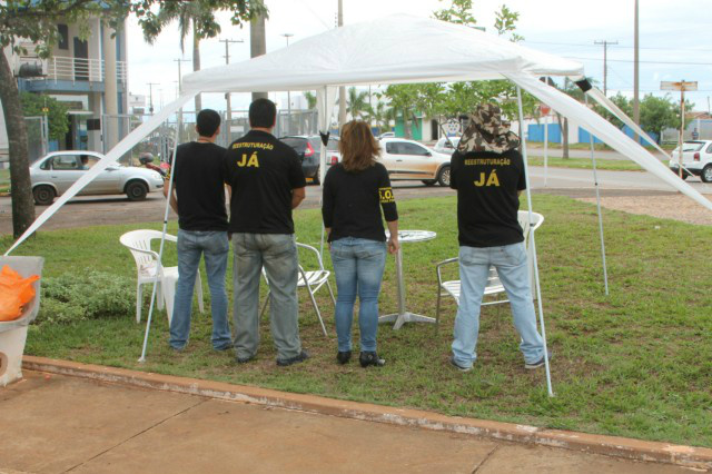 Policiais Federais de Três Lagoas aderam ao movimento (Foto: Nelson Roberto)