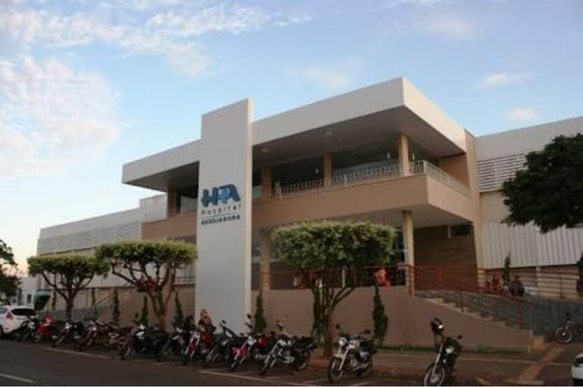 Recém-nascido morre após problemas no traslado de Três Lagoas a Campo Grande Parto de urgência das gêmeas foi realizado no Hospital Nossa Senhora Auxiliadora, mas a falta de UTI Neonatal obrigou a remoção das crianças. Foto: Divulgação