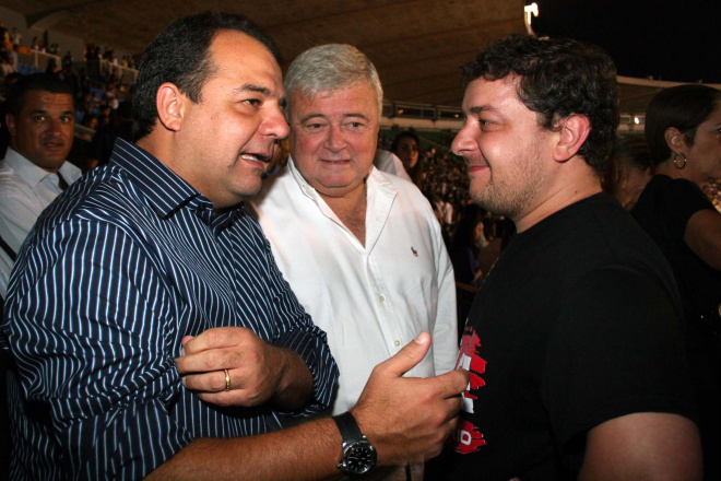 Na foto o Governador Sérgio Cabral, Ricardo Teixeira, presidente da CBF e Fabio, filho do presidente Lula
Foto: Divulgação