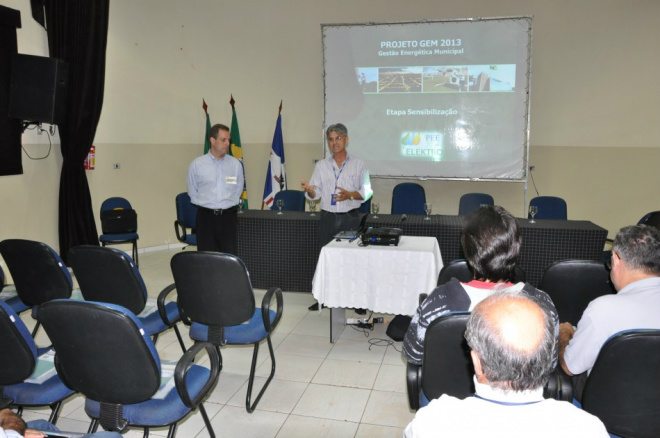 Prefeitura adere política pública de eficiência energética A prefeita Marcia Moura designou um técnico de cada secretaria que receberá a capacitação (Foto: Assessoria de Comunicação)