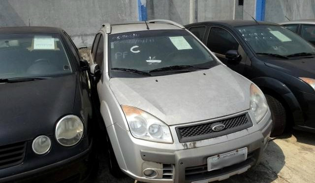 Sejusp realiza leilão eletrônico para vender lotes de bens apreendidos com drogas Dentre os lotes há carros, motos, caminhonetes, caminhões, tratores e sucatas. (Foto: Divulgação)
