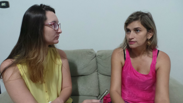 Marquinha do bronze ajuda “apimentar” o casamento, diz especialista A especialista, Tatiana Barbosa da Silva, (de rosa) disse ao Perfil news que atua na área há dois anos neste segmento e a procura pela tratamento só aumenta (Foto: Ricardo Ojeda)