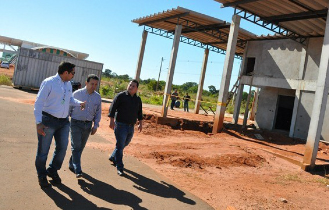 Desenvolvimento Econômico acompanha visita técnica ao Aeroporto Diretor de Desenvolvimento Econômico Luciano Dutra reforçou que o Município cumpre com as exigências conforme prazo estabelecido (Foto: Assessoria de Comunicação)