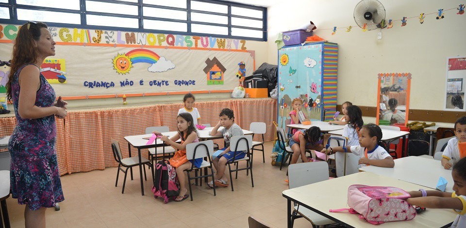 Repasse mensal é liberado às escolas de acordo com o número de matriculados - Foto: Arquivo/Agência Brasil