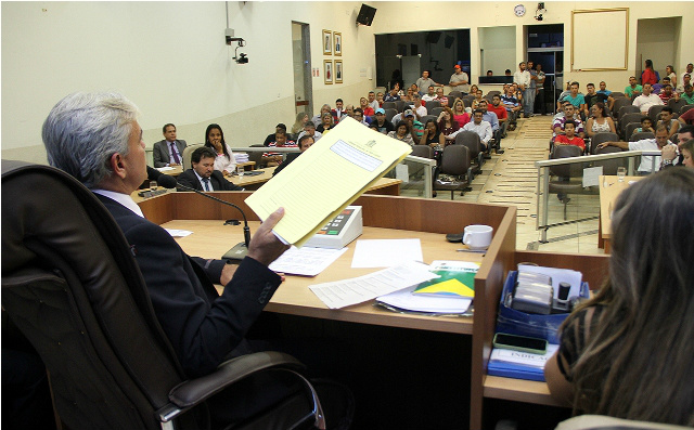 Durante sessão na Câmara dos Vereadores, projetos foram aprovados (Foto:Assessoria)