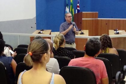 Professores de Educação Física e Gestores recebem de presente a palestra do professor e Dr. Mauro Betti