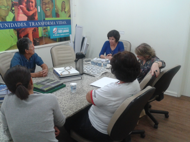 Prefeita se reúne com moradores do Bairro Jupiá nesta quarta-feira Após receber ofício com reivindicações dos moradores, a prefeita se comprometeu a entrar em contato com os secretários municipais (Foto: Divulgação/Assecom)