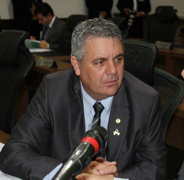 Angelo Guerreiro pede ao Governo a reforma de escola em Aquidauana Devido as precariedades da escola de Aquidauana Deputado Angelo Guerreiro solicita reforma (Foto:Assessoria)