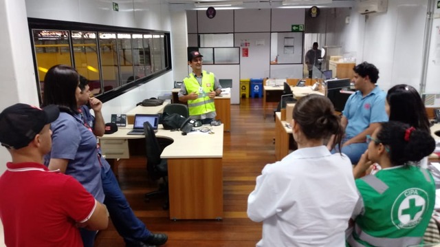 Detran-MS apresenta óculos simuladores de embriaguez através do programa Prosegue Foto: Detran/MS