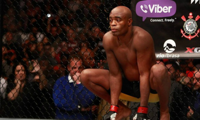 Anderson Silva testa negativo em exame feito em 19 de janeiro Anderson Silva durante a luta com Nick Diaz 'surpreso'. (Foto: Steve Marcus / AFP)