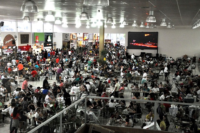 Shopping China comemora 85 anos com seis dias de grandes ofertas As ofertas e promoções realizadas pelo Shopping China atrai grande participação de público (Foto: Assessoria)
