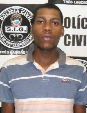 Polícia prende homem que matou outro esfaqueado em Três Lagoas Degues José de Oliveira confessou o assassinato de Marcos. (Foto: Divulgação/Polícia Civil).