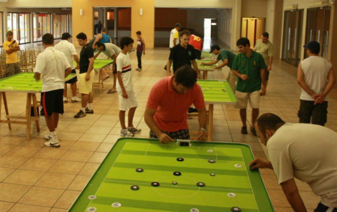 Torneio de futebol de mesa em MS tem inscrições abertas até sexta-feira Futebol de mesa no Círculo Militar de Campo Grande (Foto: Divulgação/Rafael Domingos)