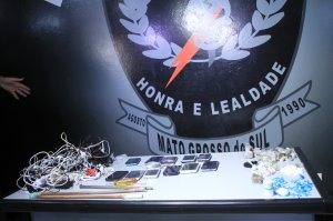 Chefe do PCC é apontado como ‘juiz’ de execução em Três Lagoas Celulares, carregadores e drogas apreendidas na cela de