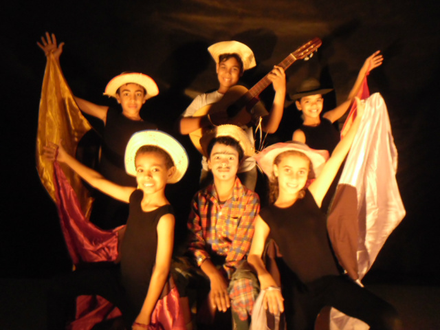 Espetáculo Infantil será a atração desta noite no Festival de Teatro Amador “Amanhecer pra não esquecer”, foi criado para participação do FETRAN/MS – Festival Estudantil de Teatro Temático para o Trânsito – desenvolvido pela Polícia Rodoviária Federal de Mato Grosso do Sul (Foto: Divulgação/Assecom)