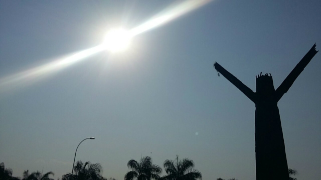 Nas primeiras horas da manhã, o sol já apresentava altas temperaturas. (Foto: Patrícia Miranda) 