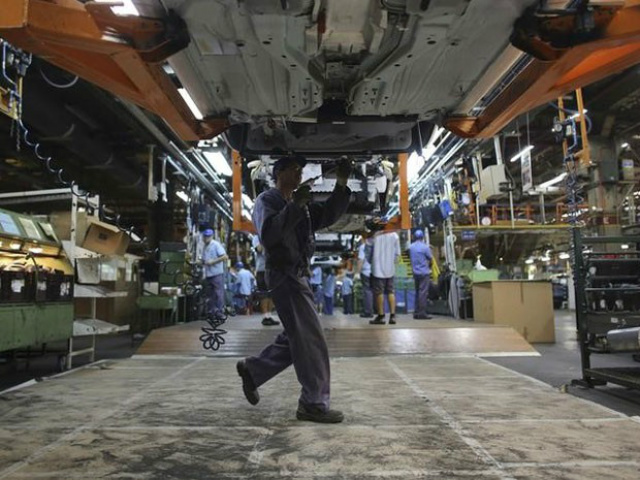 Funcionário em fábrica automotiva em São Bernardo do Campo, em São Paulo (Foto:G1)