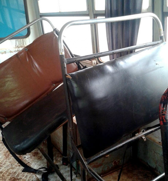 Agepan apreende ônibus clandestino em péssimas condições transportando trabalhadores rurais Os fiscais constataram que um ônibus levava trabalhadores do Assentamento Itamarati (Ponta Porã) com destino a Maracaju sem as mínimas condições de segurança, higiene e conforto (Foto: Divulgação/Agepan)