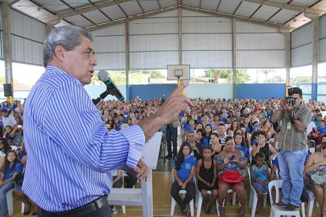O governador André Puccinelli reafirmou o compromisso em investir cada vez mais na educação de Mato Grosso do Sul (Foto: Edemir Rodrigues)