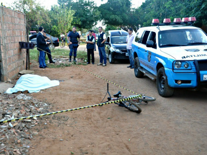 Polícia acredita que homicídio tenha relação com briga de gangues (Foto: Maressa Mendonça/G1 MS)