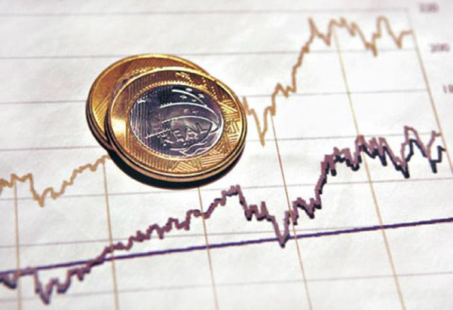 Economia brasileira vai demorar para se recuperar, apontam analistas Dólar em R$ 4 até 2019 e PIB negativo no 2º mandato de Dilma