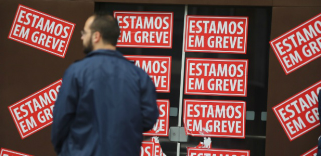 Em momento de greve, há pessoas que não sabem como proceder em relação aos serviços bancários. (Foto: Divulgação)