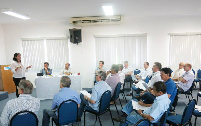 Integrantes do Sinpetro em reunião na qual foram abordados temas relacionados à decisão (Foto: Divulgação/ AI)