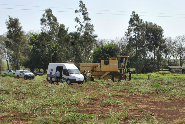 Acidente aconteceu no fim da manhã deste domingo em propriedade rural às margens da BR-163 (Foto: Osvaldo Duarte)
