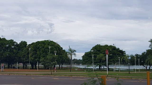 Terça-feira amanhece com muitas nuvens e há previsão de chuva em Três Lagoas 27ºC de temperatura foram registrados nas primeiras horas. (Foto: Ricardo Ojeda / Perfil News).
