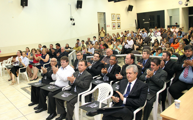 No ano do centenário, médicos e dentistas são homenageados pela Câmara