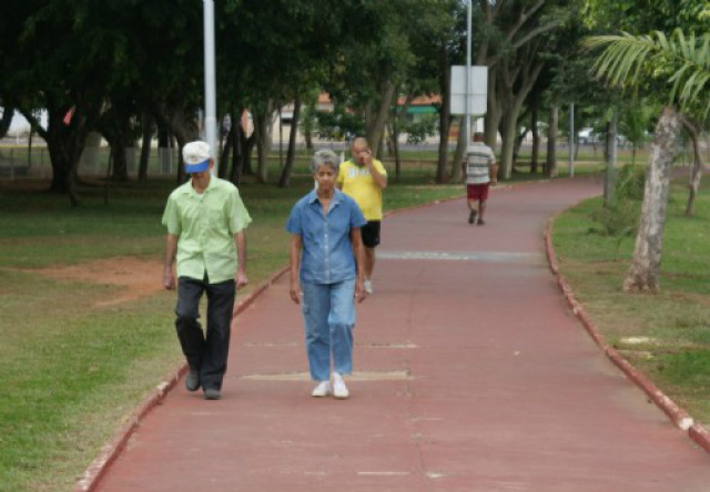 Saúde promove caminhada na pista da Lagoa Maior nesta sexta-feira Esta ação foi inserida na programação do “Novembro Azul”, instituído com o apoio da Organização Mundial da Saúde (OMS)(Foto: Assessoria de Comunicação)