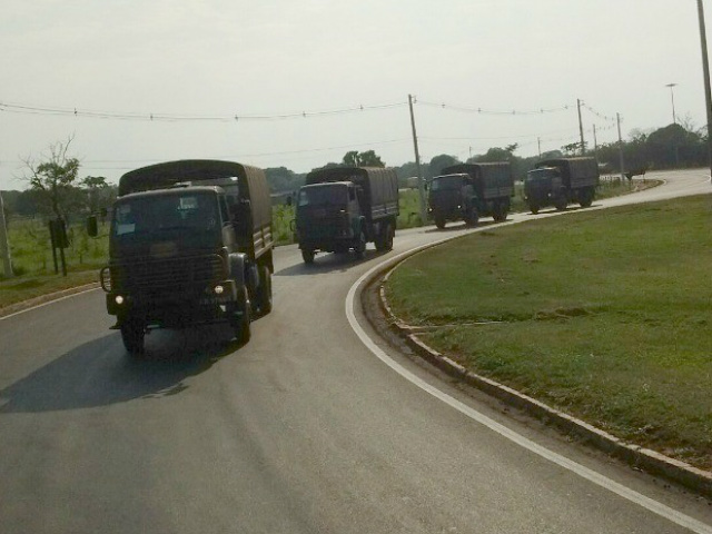 Batalhão de Choque viaja com carros do Exército (Foto:Reprodução)