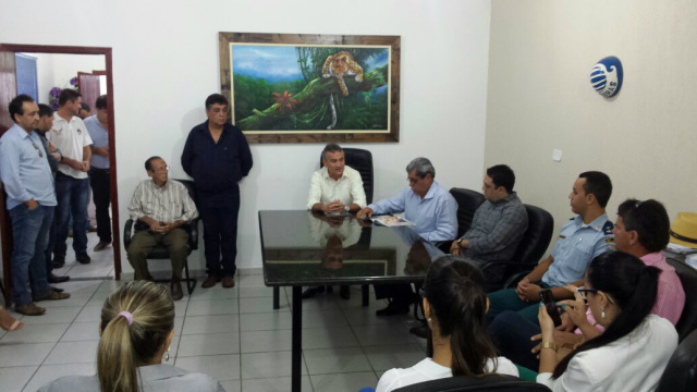 Governador chega a Água Clara e inaugura importante trecho da MS-324 Governador chega a Água Clara e inaugura importante trecho da MS-324