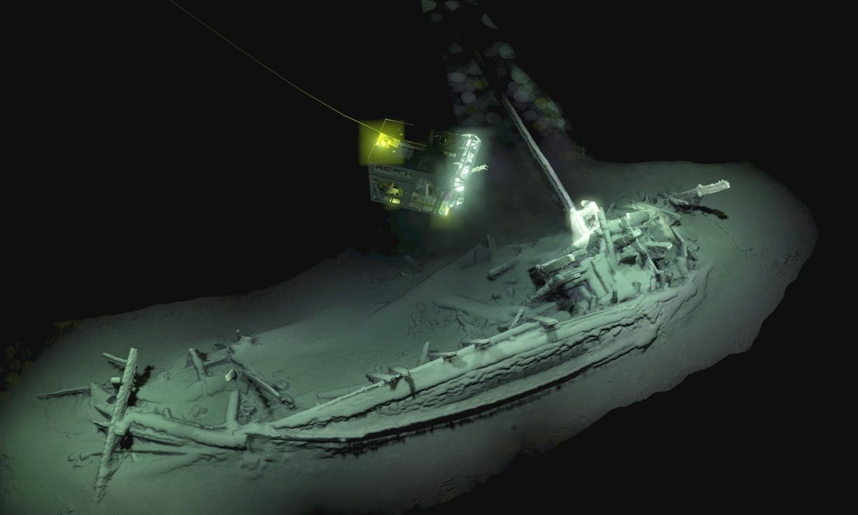 Navio com mais de 2,4 mil anos encontrado por arqueólogos. (Foto: Divulgação)