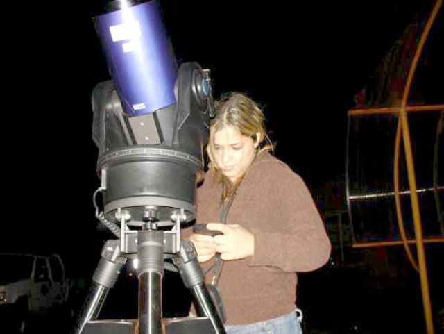 Professora formada na UEMS constroi foguete e participa de evento de Astronomia O foguete foi lançado no Parque Antenor Martins em Dourados e atingiu mais de 100 metros, requisito que os credenciou a participar do evento da OBA no Rio de Janeiro, em outubro (Foto: Divulgação/UEMS)