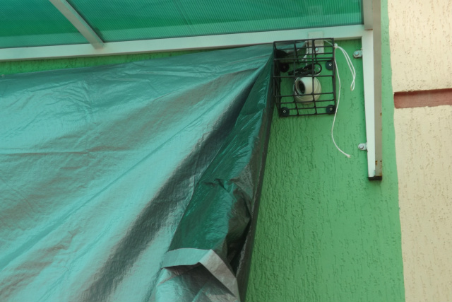 Ladrões usam carro para arrombar loja e roubar material de caça e pesca Embora tivesse câmeras de vigilância, o sistema não funcionou e as cenas do roubo não foram filmadas (Foto: Léo Lima)